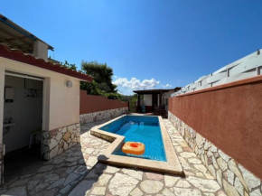 Villetta Alesi con piscina privata